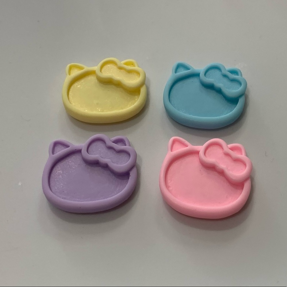 Hello Kitty Head with Bow Sanrio Plates Set of 4 Magnets